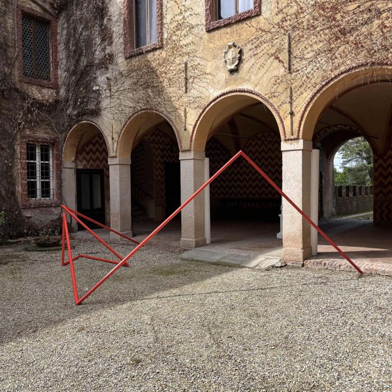 sign medieval modern